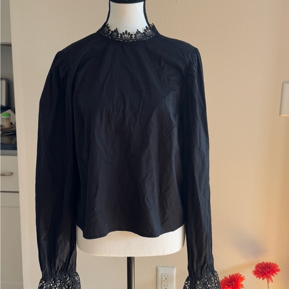 Top H&M Black Boxy Embellished Blouse with Mandarin Collar and open back size M - Picture 3 of 12